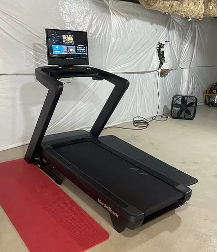 Commercial Treadmill reviews user Tamara.